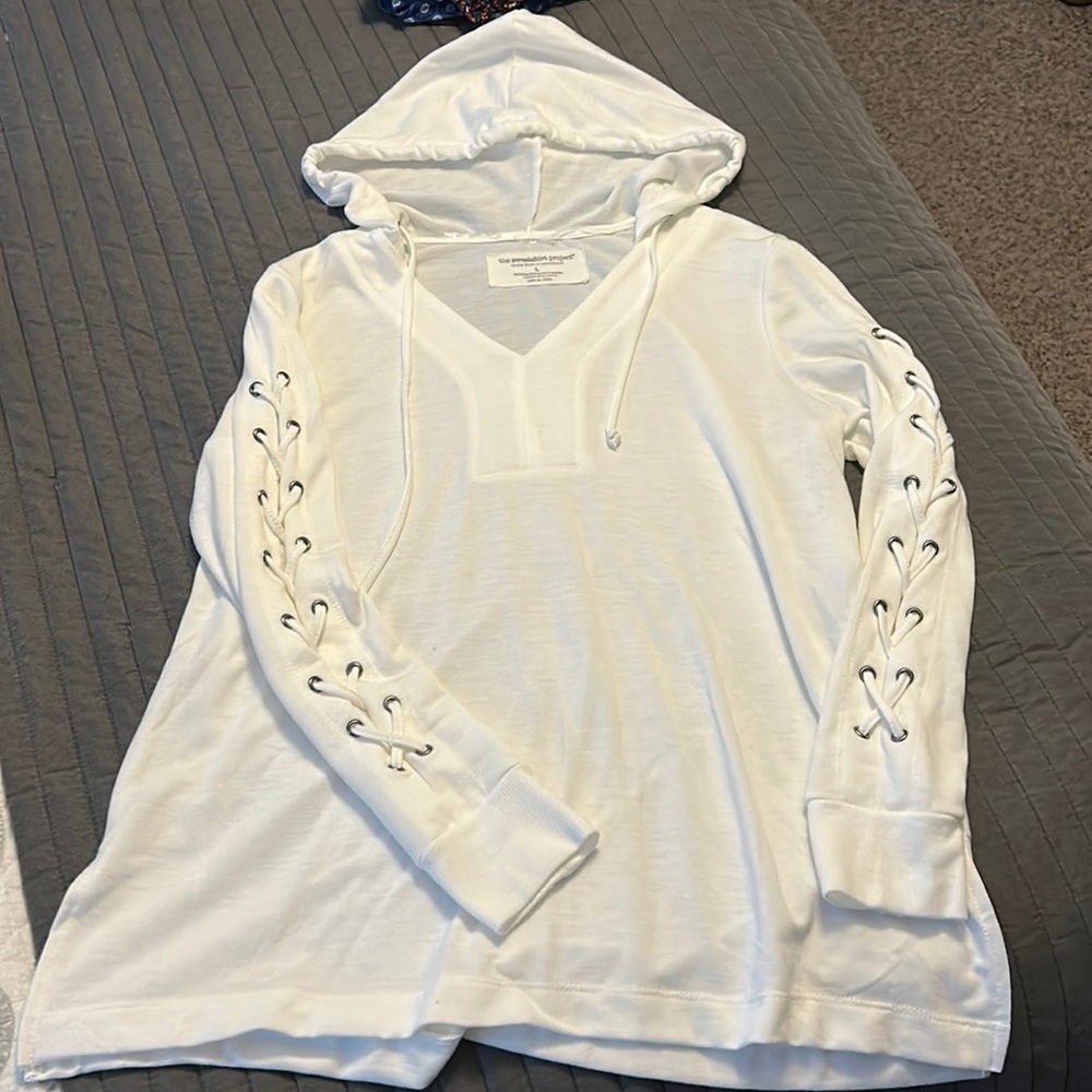 The sweatshirt company size L